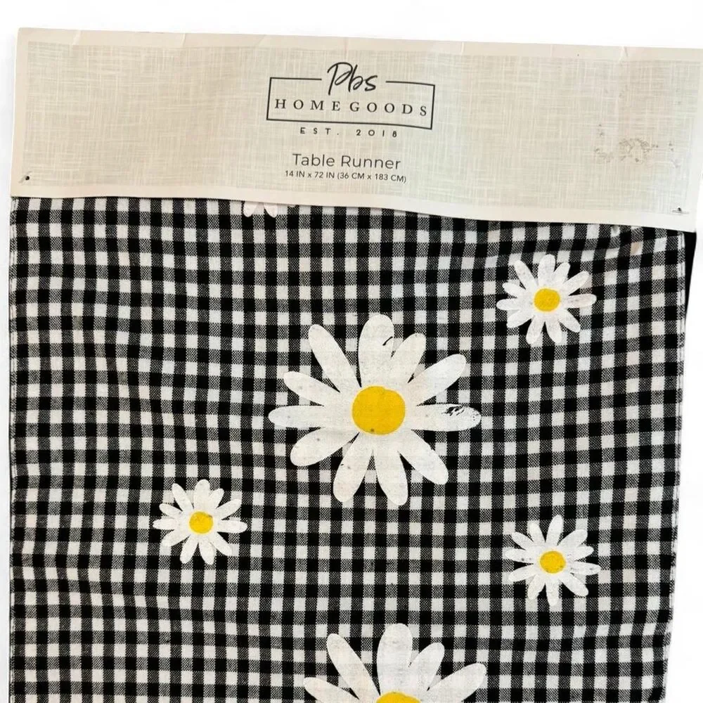 NWT PBS Homegoods Black and white gingham‎ daisy print cotton table runner